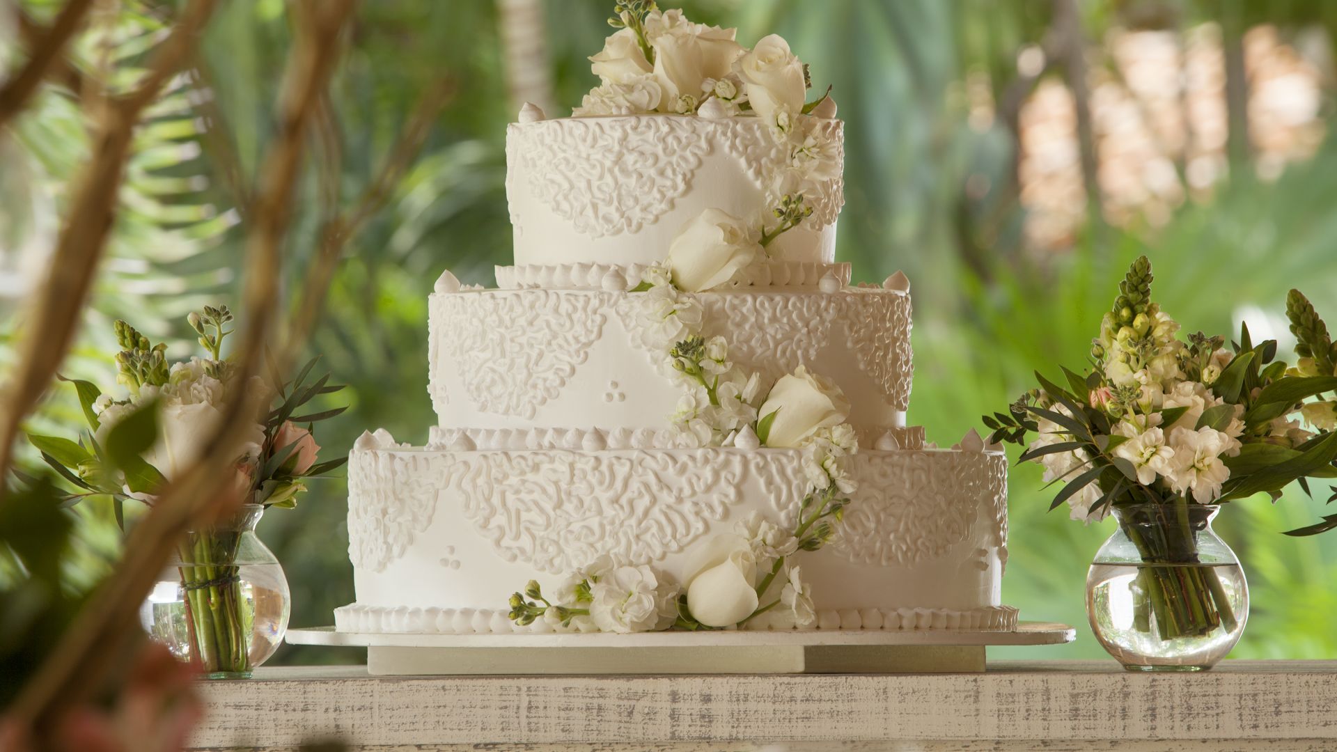 Mahekal Beach Resort Wedding Cake