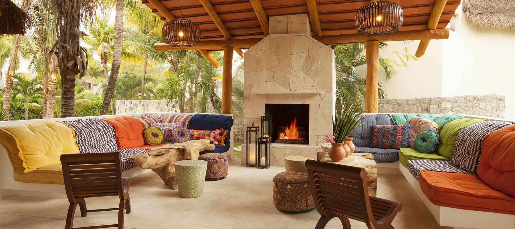  Welcoming outdoor lobby with authentic Mayan furnishings at Mahekal Beach Resort