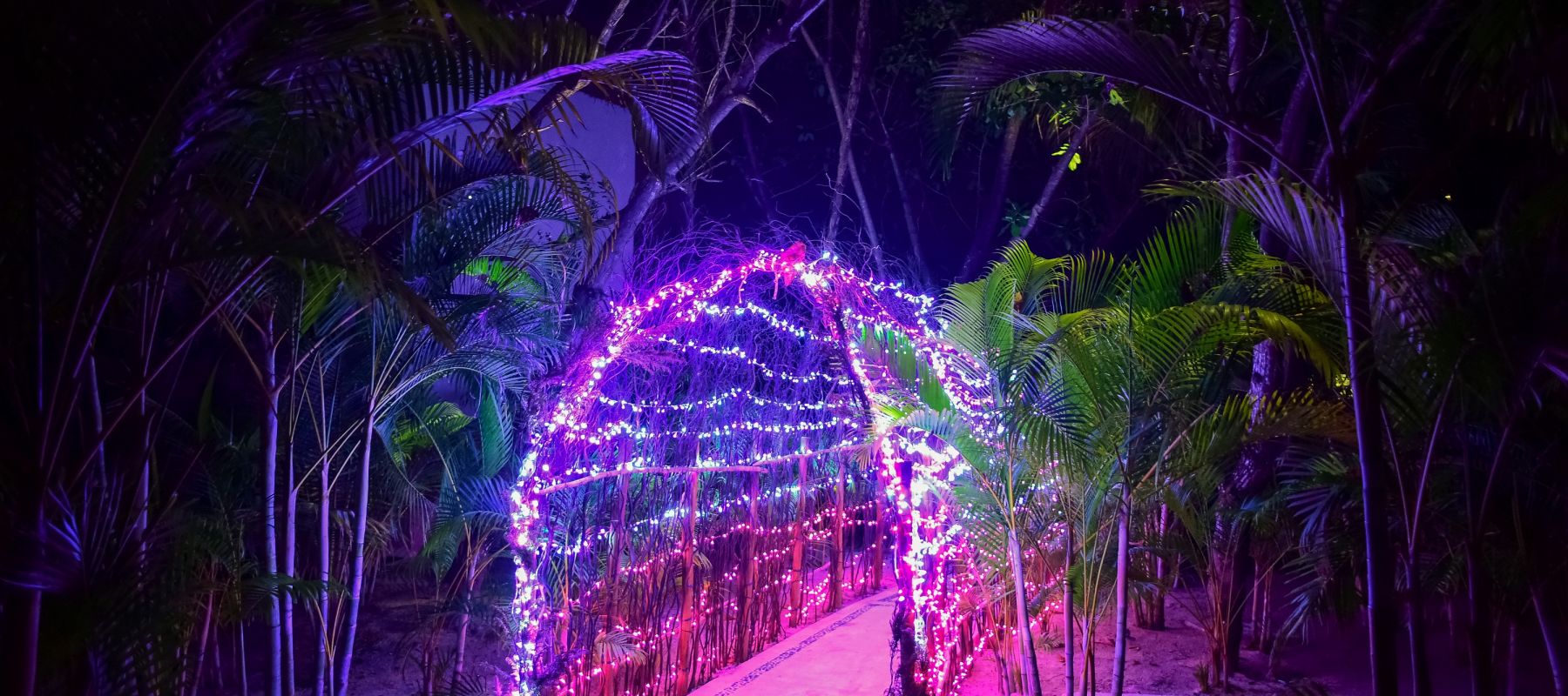Mahekal Beach Resort Decorated Holiday Pathway 